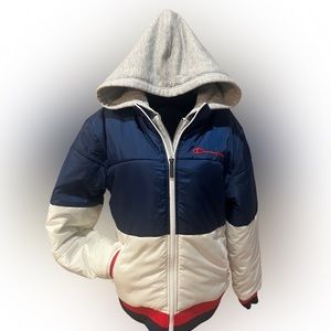 Champion puffer jacket. Slightly used but in excellent condition. Size med